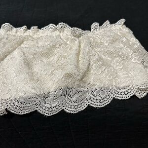 Venus strapless lace bralette size small